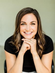 Photo of Paula Faris