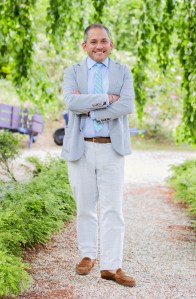 Alejandro Saralegui, author or Madoo